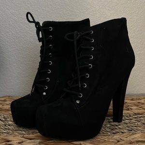 Black velour lace up boots, size 7. Good condition